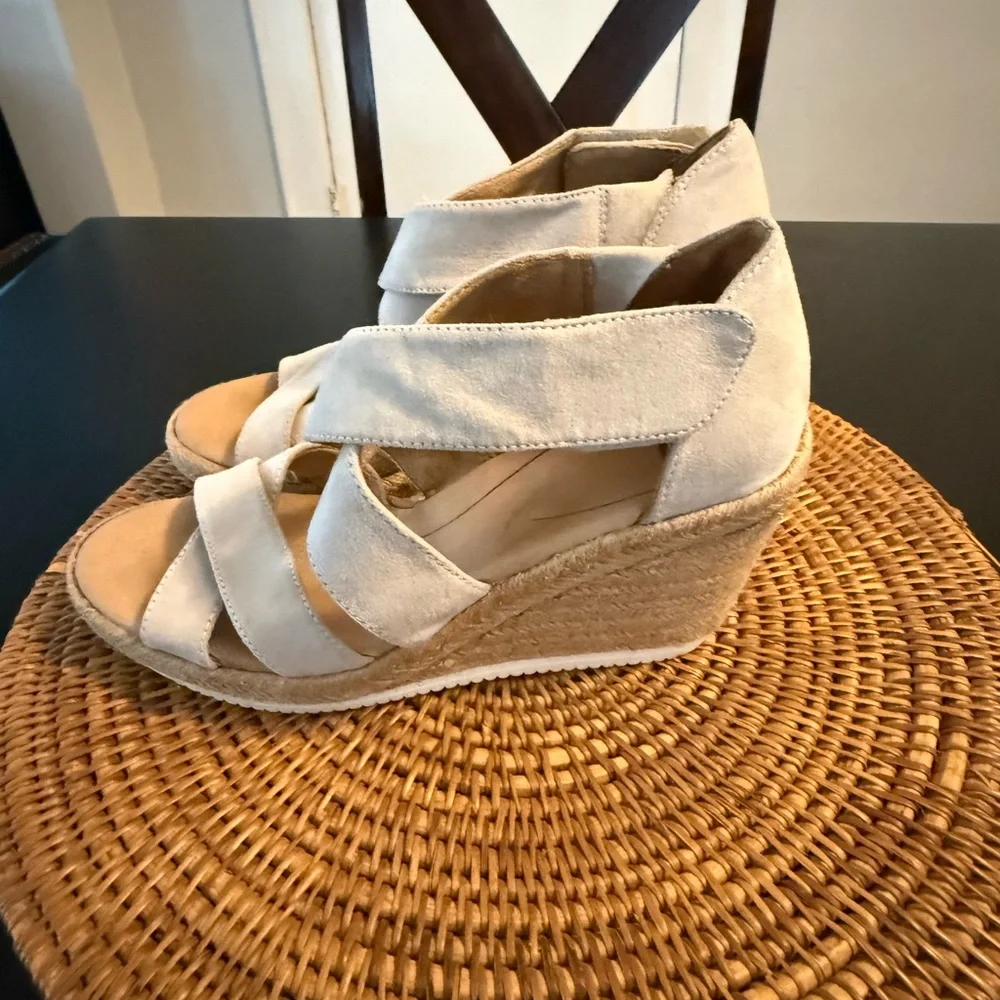 Dr. Scholl's Tan Wedge‎ Sandals